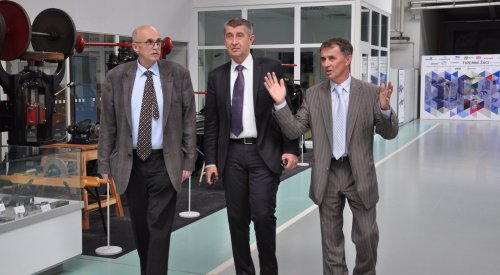 Ministr financí Andrej Babiš navštívil naši školu